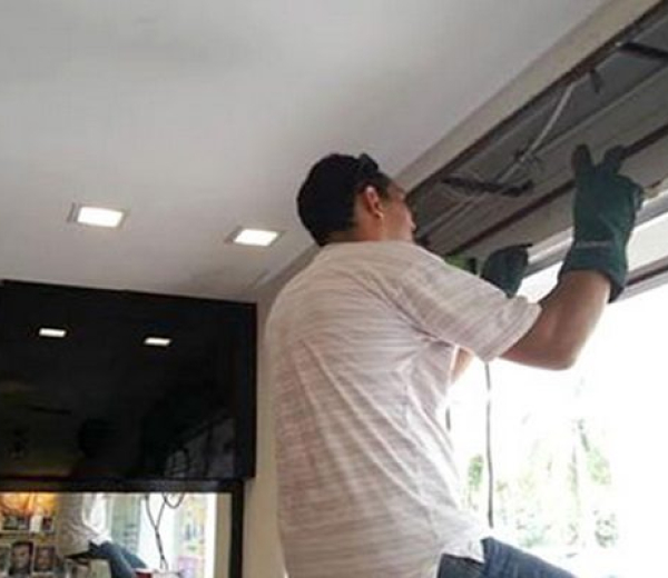 Giá sửa cửa cuốn