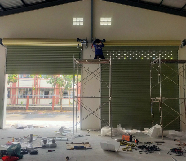 Thi Công Lắp Đặt Cửa Cuốn Tại TPHCM